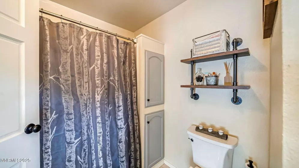 2270 Enterprise, Reno, Nevada 89521, 3 Bedrooms Bedrooms, ,2 BathroomsBathrooms,Residential,Residential,Enterprise,250054580