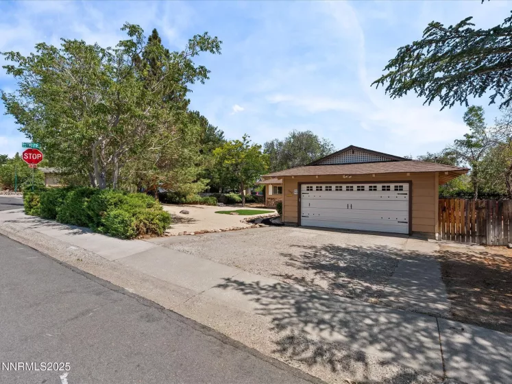 1190 Alturas, Reno, Nevada 89503, 3 Bedrooms Bedrooms, ,2 BathroomsBathrooms,Residential,Residential,Alturas,250054581