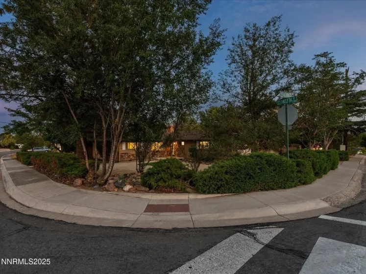 1190 Alturas, Reno, Nevada 89503, 3 Bedrooms Bedrooms, ,2 BathroomsBathrooms,Residential,Residential,Alturas,250054581
