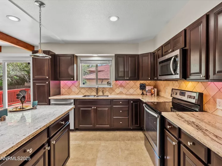 1190 Alturas, Reno, Nevada 89503, 3 Bedrooms Bedrooms, ,2 BathroomsBathrooms,Residential,Residential,Alturas,250054581