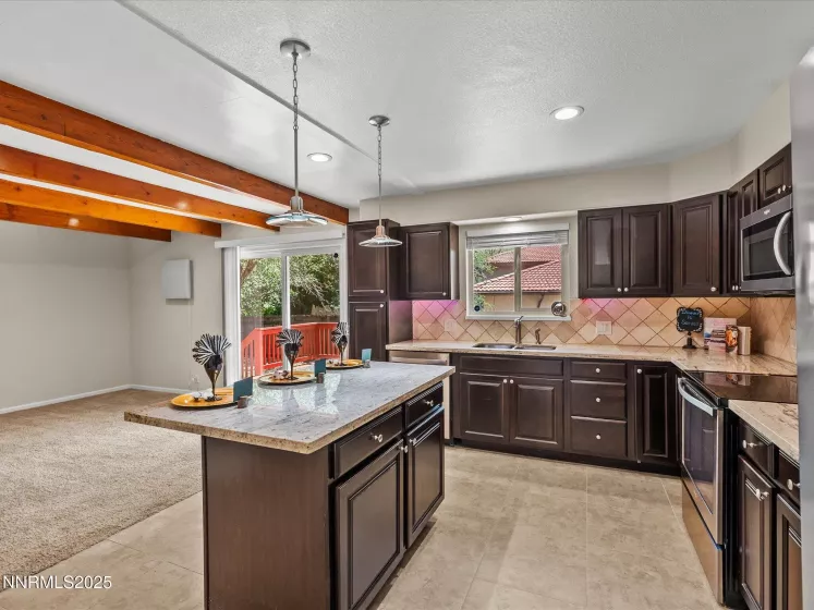 1190 Alturas, Reno, Nevada 89503, 3 Bedrooms Bedrooms, ,2 BathroomsBathrooms,Residential,Residential,Alturas,250054581