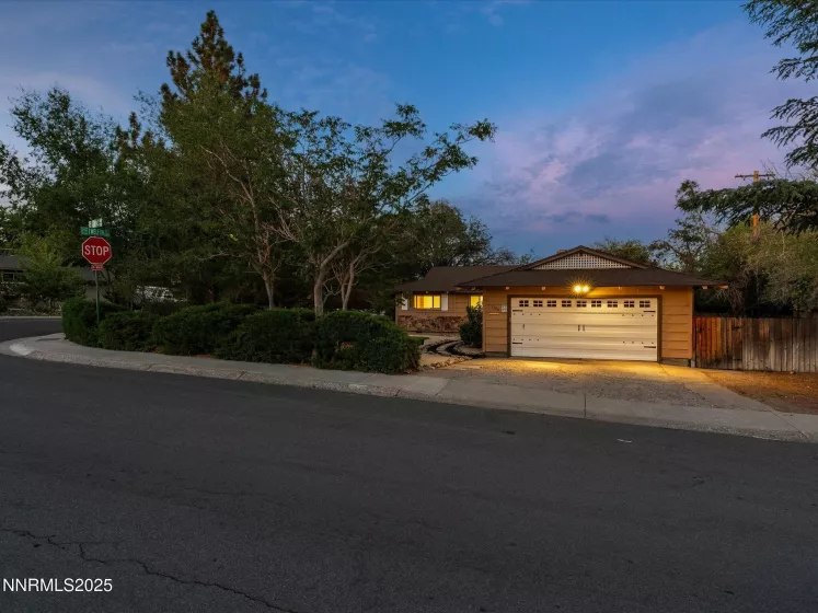 1190 Alturas, Reno, Nevada 89503, 3 Bedrooms Bedrooms, ,2 BathroomsBathrooms,Residential,Residential,Alturas,250054581