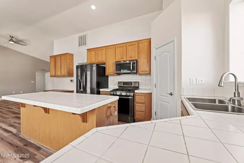 1023 Pepper, Fernley, Nevada 89408, 3 Bedrooms Bedrooms, ,2 BathroomsBathrooms,Residential,Residential,Pepper,250054583