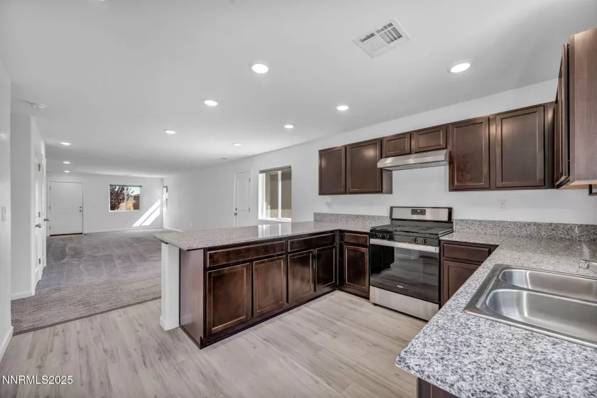 530 Paradise Vly, Reno, Nevada 89506, 3 Bedrooms Bedrooms, ,2 BathroomsBathrooms,Residential,Residential,Paradise Vly,250054588
