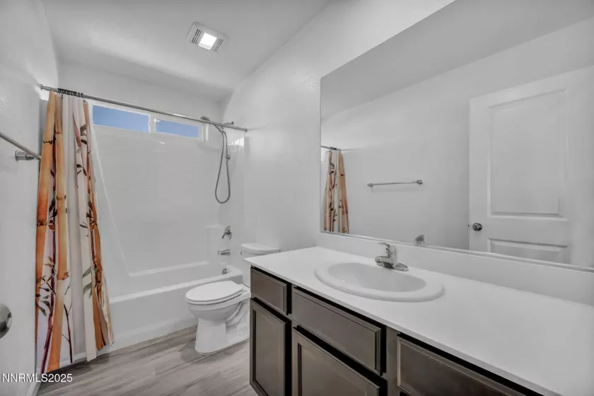 530 Paradise Vly, Reno, Nevada 89506, 3 Bedrooms Bedrooms, ,2 BathroomsBathrooms,Residential,Residential,Paradise Vly,250054588
