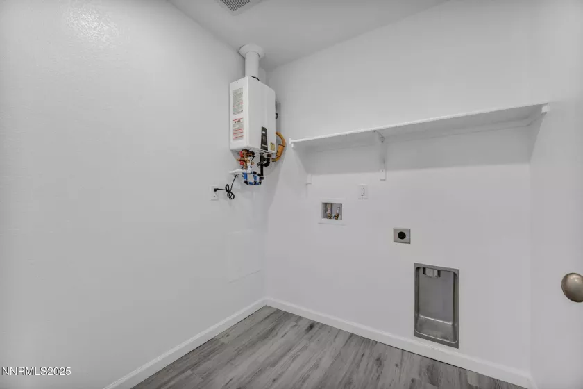530 Paradise Vly, Reno, Nevada 89506, 3 Bedrooms Bedrooms, ,2 BathroomsBathrooms,Residential,Residential,Paradise Vly,250054588