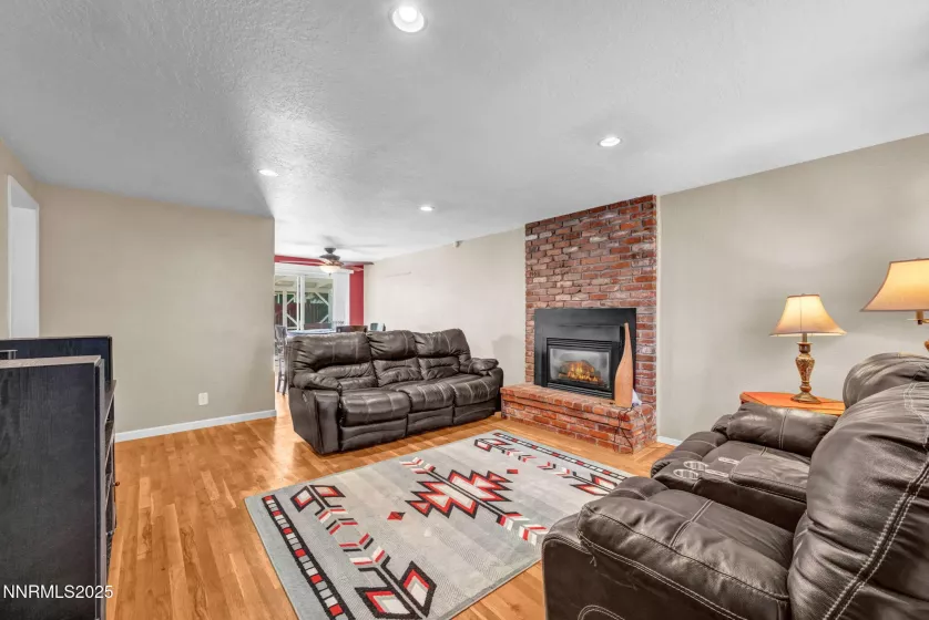 2100 6th, Reno, Nevada 89503, 3 Bedrooms Bedrooms, ,2 BathroomsBathrooms,Residential,Residential,6th,250053431