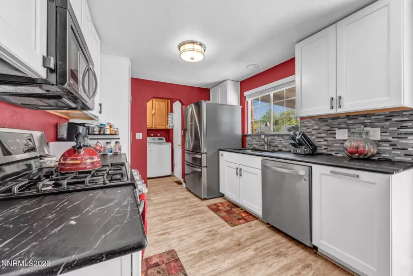 2100 6th, Reno, Nevada 89503, 3 Bedrooms Bedrooms, ,2 BathroomsBathrooms,Residential,Residential,6th,250053431