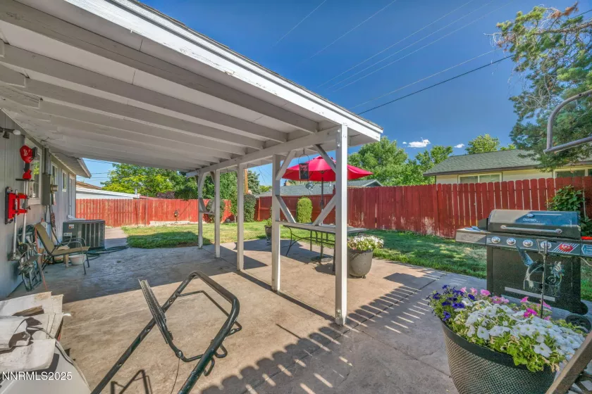 2100 6th, Reno, Nevada 89503, 3 Bedrooms Bedrooms, ,2 BathroomsBathrooms,Residential,Residential,6th,250053431