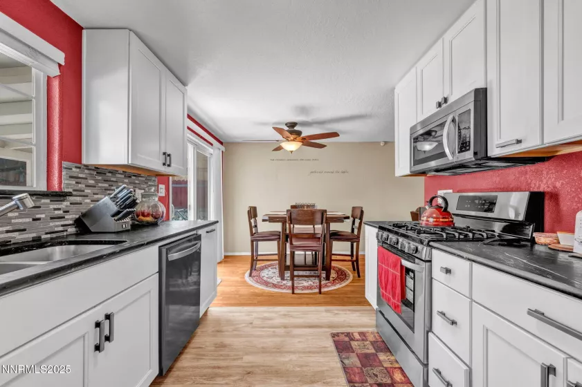 2100 6th, Reno, Nevada 89503, 3 Bedrooms Bedrooms, ,2 BathroomsBathrooms,Residential,Residential,6th,250053431