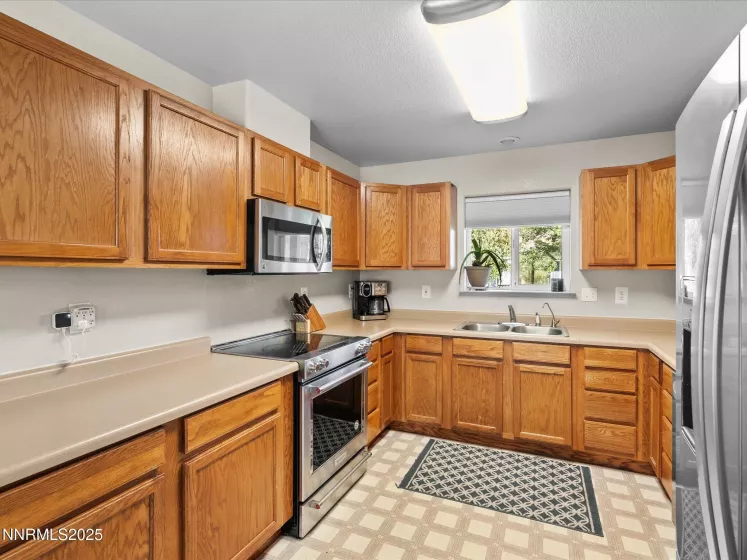 116 Ave De La Bleu De Clair, Sparks, Nevada 89434, 3 Bedrooms Bedrooms, ,2 BathroomsBathrooms,Residential,Residential,Ave De La Bleu De Clair,250054598