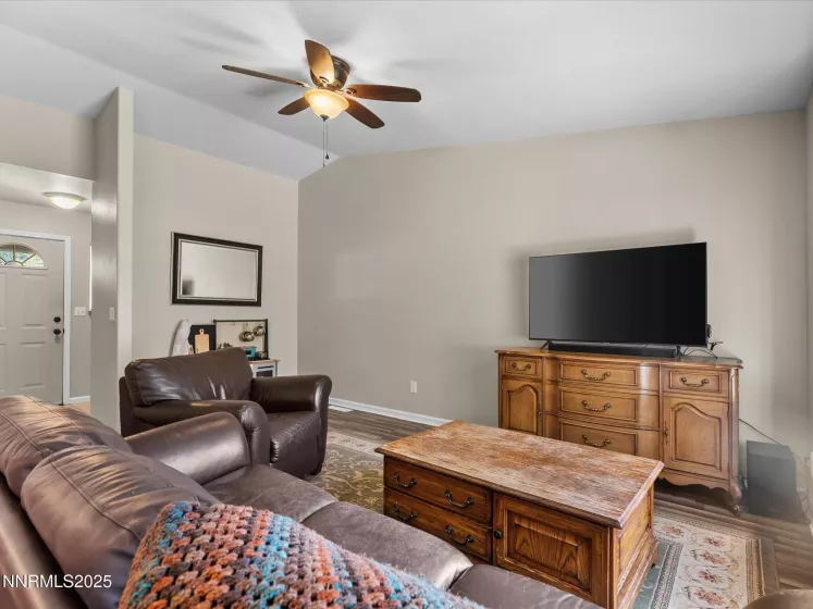116 Ave De La Bleu De Clair, Sparks, Nevada 89434, 3 Bedrooms Bedrooms, ,2 BathroomsBathrooms,Residential,Residential,Ave De La Bleu De Clair,250054598