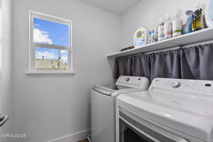 7945 Taconite, Sparks, Nevada 89436, 4 Bedrooms Bedrooms, ,3 BathroomsBathrooms,Residential,Residential,Taconite,250054599