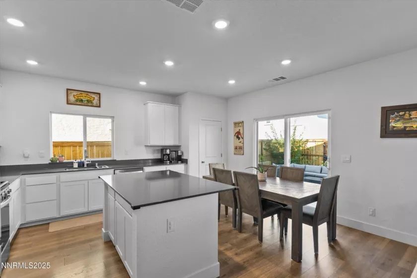 7945 Taconite, Sparks, Nevada 89436, 4 Bedrooms Bedrooms, ,3 BathroomsBathrooms,Residential,Residential,Taconite,250054599