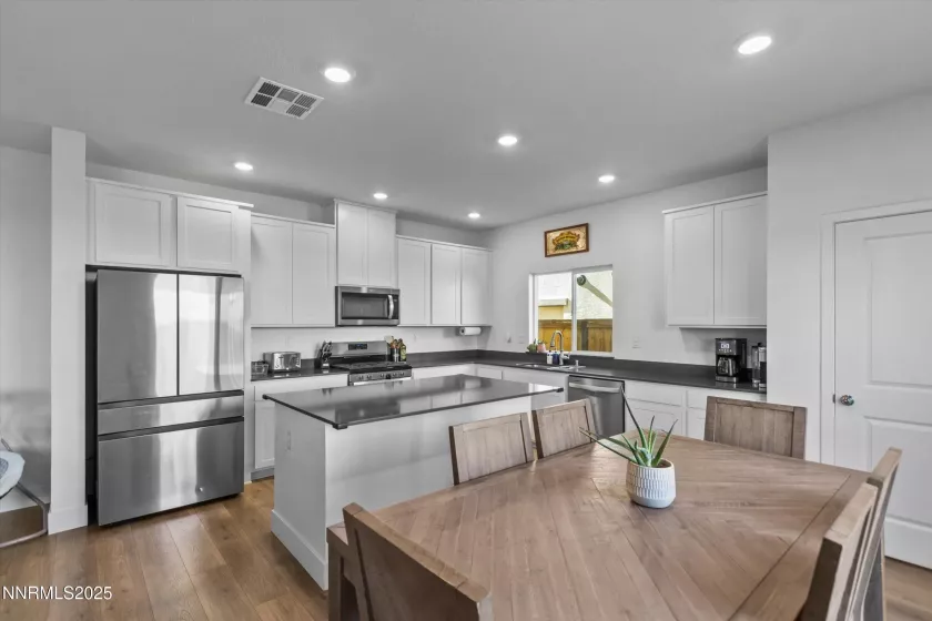 7945 Taconite, Sparks, Nevada 89436, 4 Bedrooms Bedrooms, ,3 BathroomsBathrooms,Residential,Residential,Taconite,250054599