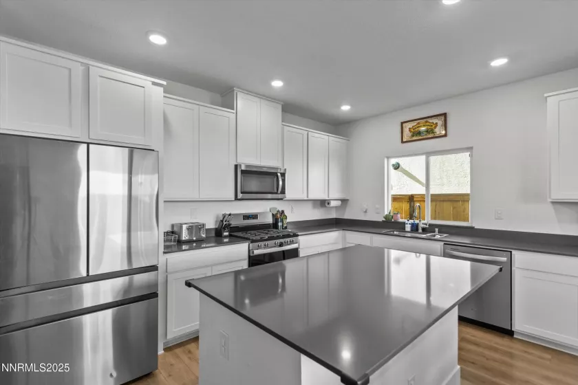 7945 Taconite, Sparks, Nevada 89436, 4 Bedrooms Bedrooms, ,3 BathroomsBathrooms,Residential,Residential,Taconite,250054599