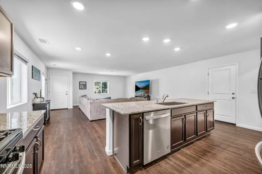 638 Osino, Reno, Nevada 89506, 3 Bedrooms Bedrooms, ,2 BathroomsBathrooms,Residential,Residential,Osino,250054600