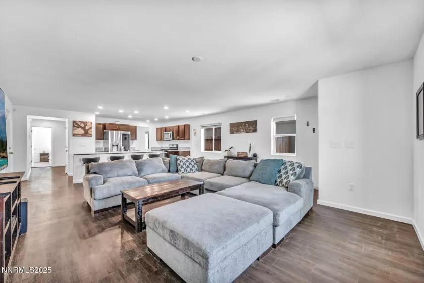 638 Osino, Reno, Nevada 89506, 3 Bedrooms Bedrooms, ,2 BathroomsBathrooms,Residential,Residential,Osino,250054600