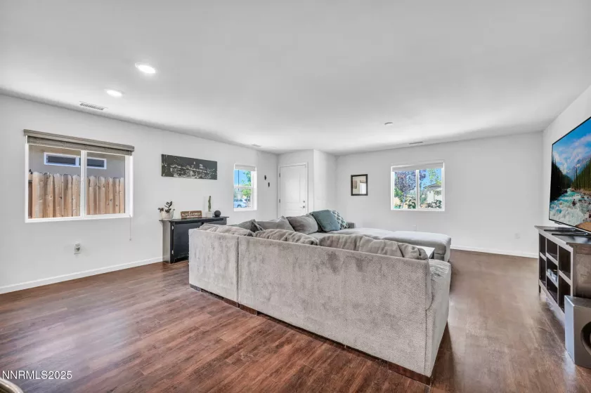 638 Osino, Reno, Nevada 89506, 3 Bedrooms Bedrooms, ,2 BathroomsBathrooms,Residential,Residential,Osino,250054600