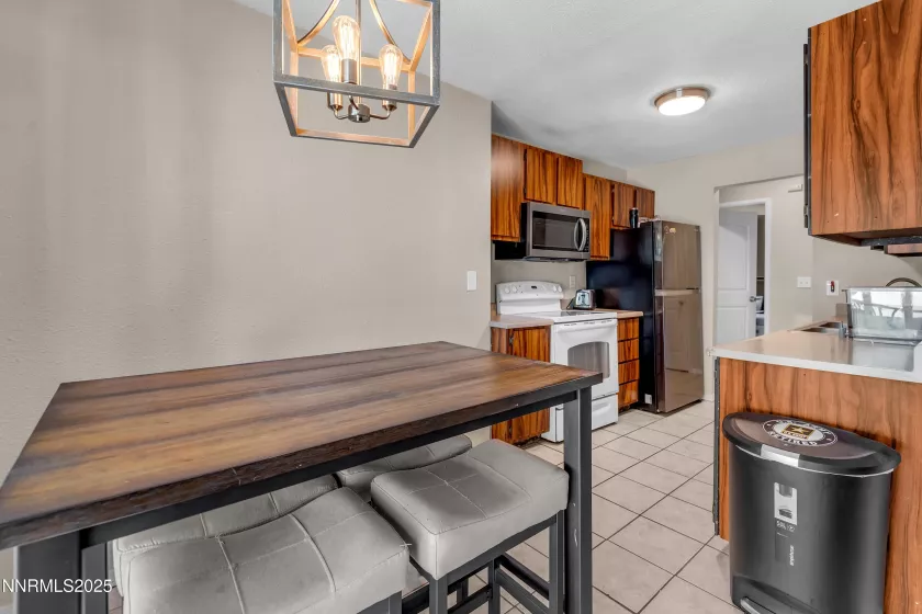 3895 Leonesio, Reno, Nevada 89512, 2 Bedrooms Bedrooms, ,2 BathroomsBathrooms,Residential,Residential,Leonesio,250054601