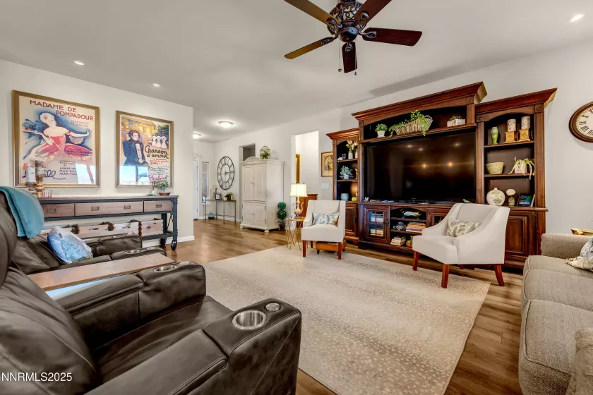 17930 Sunset Peak, Reno, Nevada 89508, 3 Bedrooms Bedrooms, ,2 BathroomsBathrooms,Residential,Residential,Sunset Peak,250054612