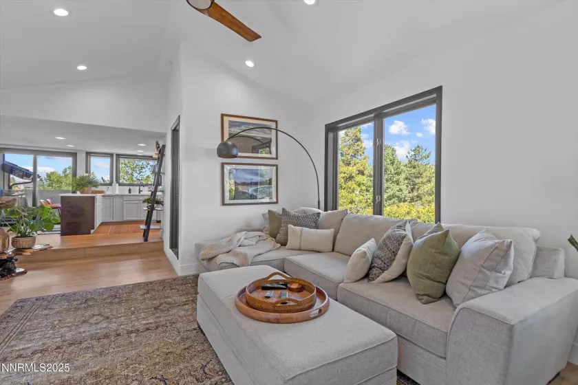 3602 Hemlock, Reno, Nevada 89509, 3 Bedrooms Bedrooms, ,3 BathroomsBathrooms,Residential,Residential,Hemlock,250054614