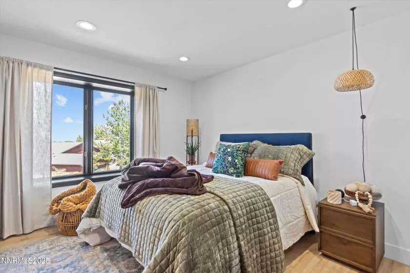 3602 Hemlock, Reno, Nevada 89509, 3 Bedrooms Bedrooms, ,3 BathroomsBathrooms,Residential,Residential,Hemlock,250054614