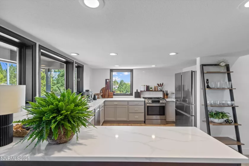 3602 Hemlock, Reno, Nevada 89509, 3 Bedrooms Bedrooms, ,3 BathroomsBathrooms,Residential,Residential,Hemlock,250054614