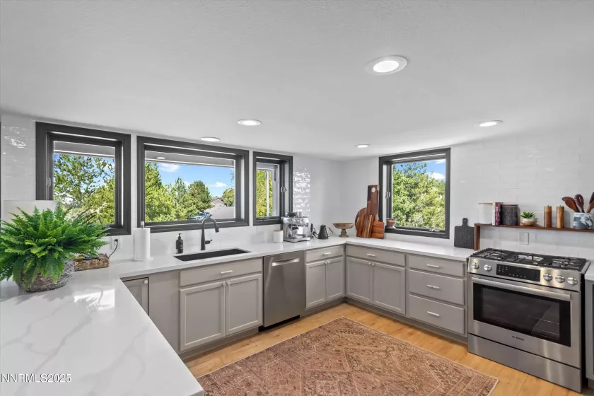 3602 Hemlock, Reno, Nevada 89509, 3 Bedrooms Bedrooms, ,3 BathroomsBathrooms,Residential,Residential,Hemlock,250054614