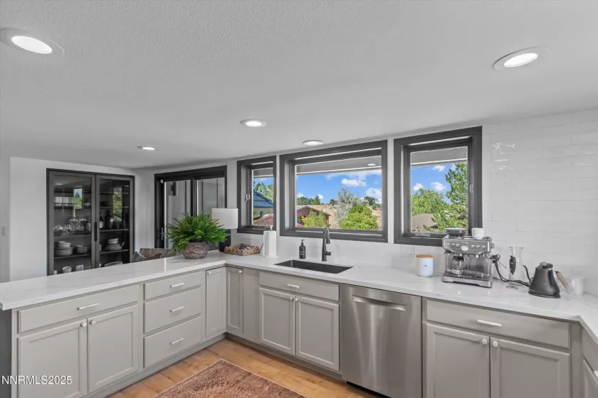 3602 Hemlock, Reno, Nevada 89509, 3 Bedrooms Bedrooms, ,3 BathroomsBathrooms,Residential,Residential,Hemlock,250054614