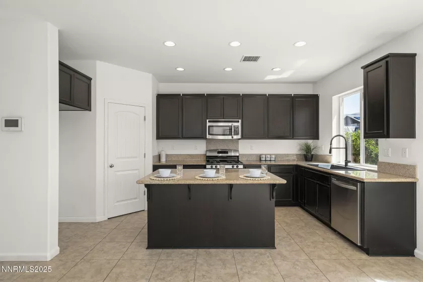 1960 Hope Valley, Reno, Nevada 89521, 3 Bedrooms Bedrooms, ,3 BathroomsBathrooms,Residential,Residential,Hope Valley,250054616