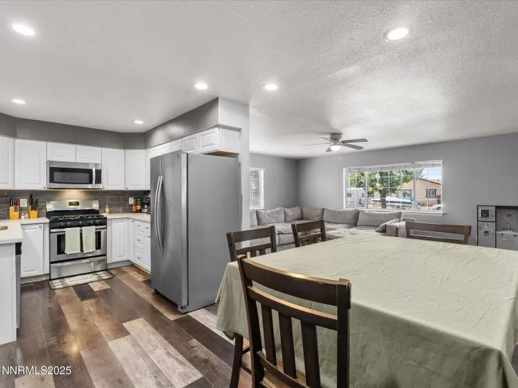 327 Burntwood, Fallon, Nevada 89406, 3 Bedrooms Bedrooms, ,2 BathroomsBathrooms,Residential,Residential,Burntwood,250054617