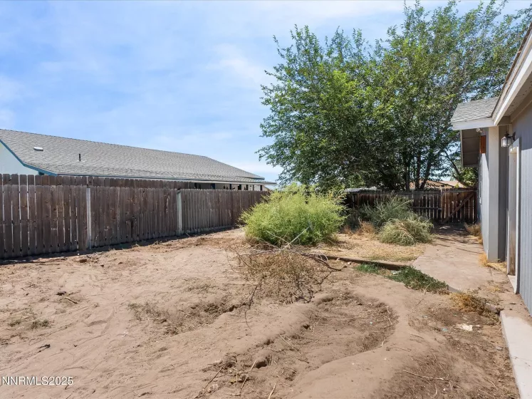 327 Burntwood, Fallon, Nevada 89406, 3 Bedrooms Bedrooms, ,2 BathroomsBathrooms,Residential,Residential,Burntwood,250054617