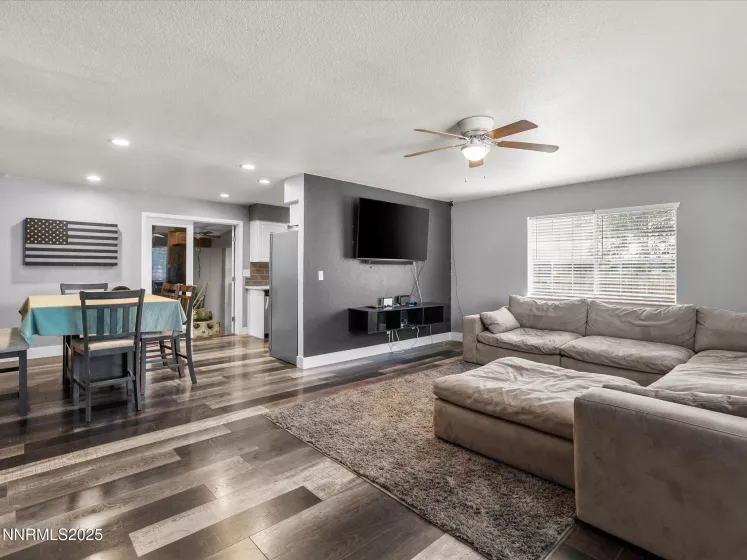 327 Burntwood, Fallon, Nevada 89406, 3 Bedrooms Bedrooms, ,2 BathroomsBathrooms,Residential,Residential,Burntwood,250054617