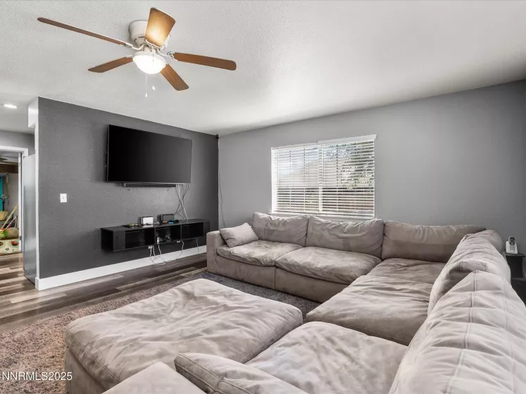 327 Burntwood, Fallon, Nevada 89406, 3 Bedrooms Bedrooms, ,2 BathroomsBathrooms,Residential,Residential,Burntwood,250054617