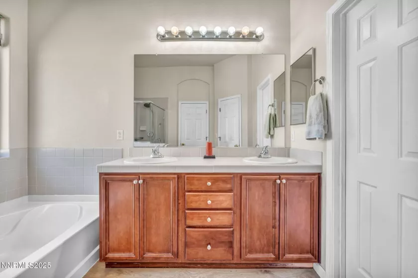 1447 Orca, Reno, Nevada 89506, 3 Bedrooms Bedrooms, ,2 BathroomsBathrooms,Residential,Residential,Orca,250054619