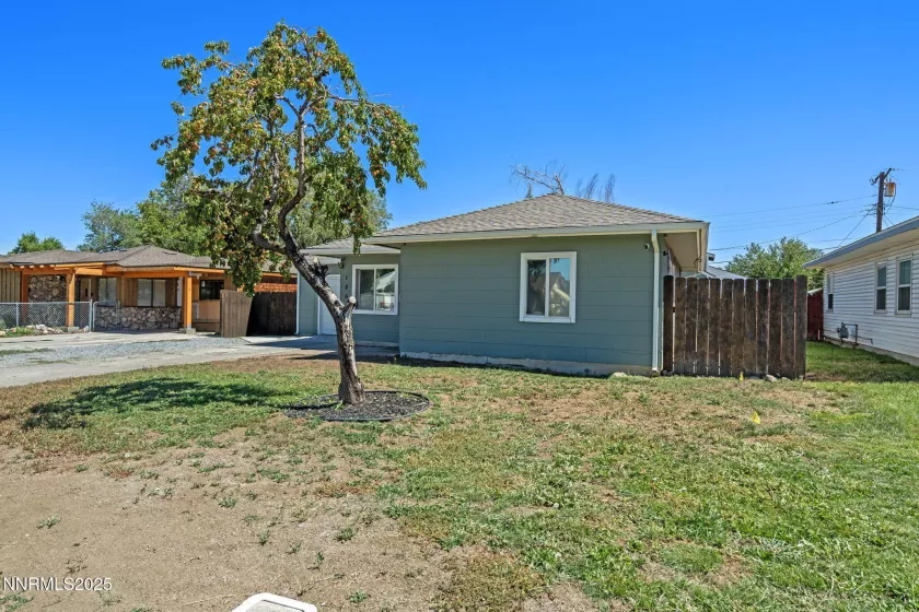1868 Fife, Reno, Nevada 89512, 3 Bedrooms Bedrooms, ,1 BathroomBathrooms,Residential,Residential,Fife,250054623