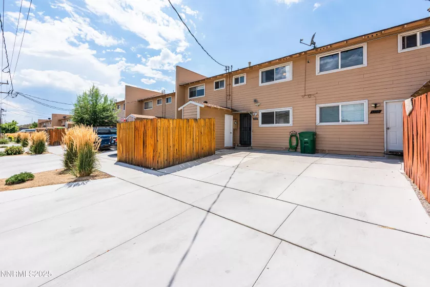 1120 Curry, Carson City, Nevada 89703, 2 Bedrooms Bedrooms, ,1 BathroomBathrooms,Residential,Residential,Curry,250054624