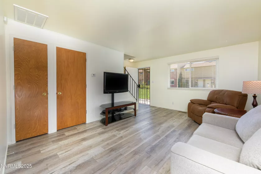 1120 Curry, Carson City, Nevada 89703, 2 Bedrooms Bedrooms, ,1 BathroomBathrooms,Residential,Residential,Curry,250054624