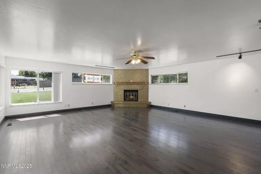 330 Sunset, Reno, Nevada 89509, 4 Bedrooms Bedrooms, ,3 BathroomsBathrooms,Residential,Residential,Sunset,250054628