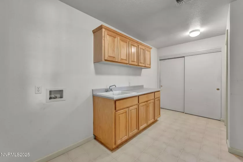 1046 Crain, Carson City, Nevada 89703, 3 Bedrooms Bedrooms, ,3 BathroomsBathrooms,Residential,Residential,Crain,250054631