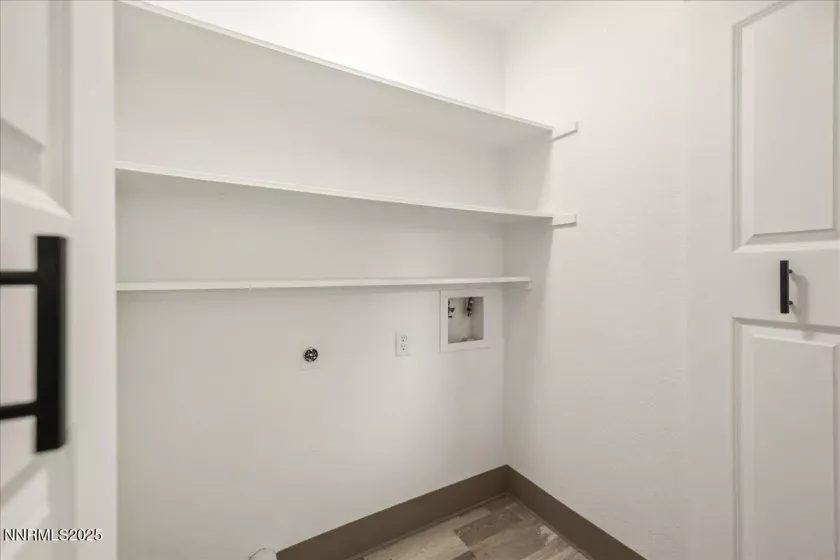 10038 Humite, Reno, Nevada 89506, 3 Bedrooms Bedrooms, ,1 BathroomBathrooms,Residential,Residential,Humite,250053922