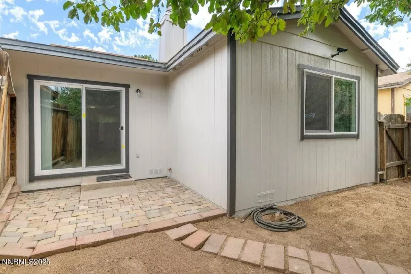 10038 Humite, Reno, Nevada 89506, 3 Bedrooms Bedrooms, ,1 BathroomBathrooms,Residential,Residential,Humite,250053922