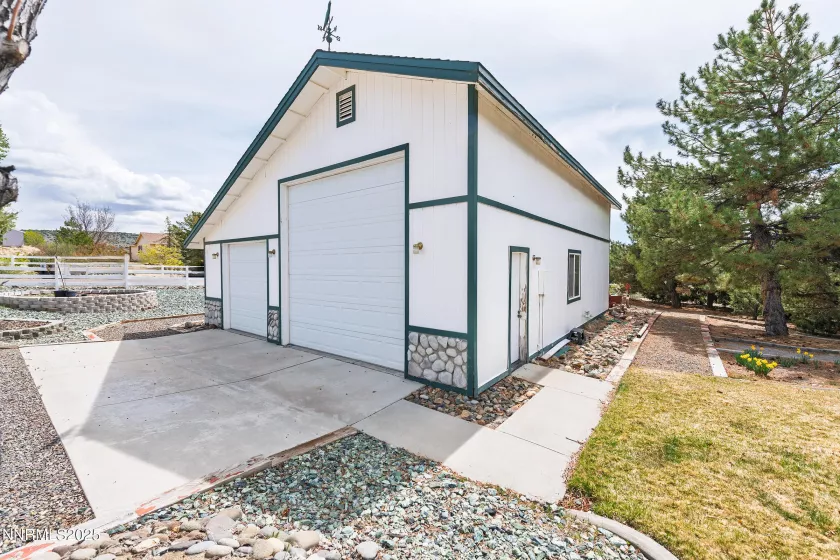 1595 Lindsay, Minden, Nevada 89423, 2 Bedrooms Bedrooms, ,3 BathroomsBathrooms,Residential,Residential,Lindsay,250054655