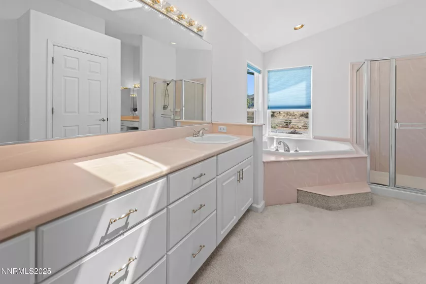 1595 Lindsay, Minden, Nevada 89423, 2 Bedrooms Bedrooms, ,3 BathroomsBathrooms,Residential,Residential,Lindsay,250054655