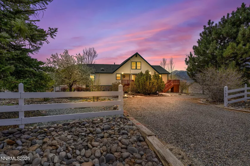 1595 Lindsay, Minden, Nevada 89423, 2 Bedrooms Bedrooms, ,3 BathroomsBathrooms,Residential,Residential,Lindsay,250054655