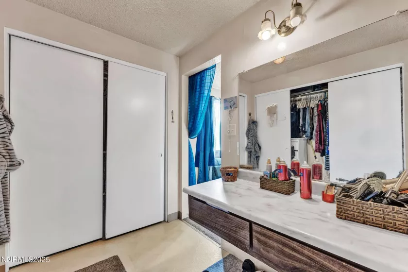 4390 Reggie, Reno, Nevada 89502, 4 Bedrooms Bedrooms, ,3 BathroomsBathrooms,Residential,Residential,Reggie,250054658