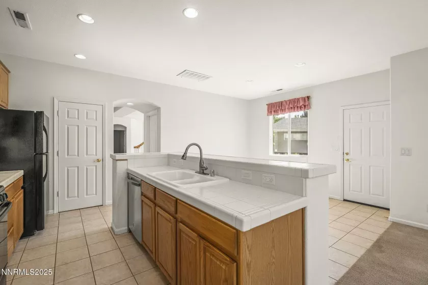 2608 Arrowsmith, Sparks, Nevada 89436, 4 Bedrooms Bedrooms, ,3 BathroomsBathrooms,Residential,Residential,Arrowsmith,250054659