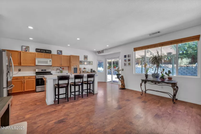 7930 Monterey Shores, Reno, Nevada 89506, 3 Bedrooms Bedrooms, ,2 BathroomsBathrooms,Residential,Residential,Monterey Shores,250054660