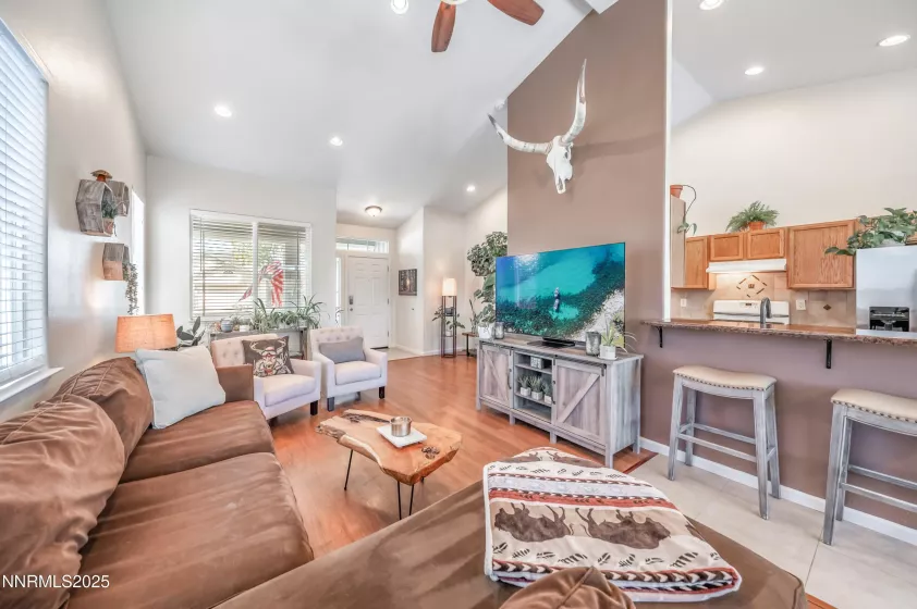 9561 Crystalline, Reno, Nevada 89506, 3 Bedrooms Bedrooms, ,2 BathroomsBathrooms,Residential,Residential,Crystalline,250054669